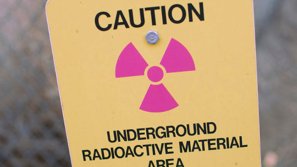 Peligro de radiación ionizante