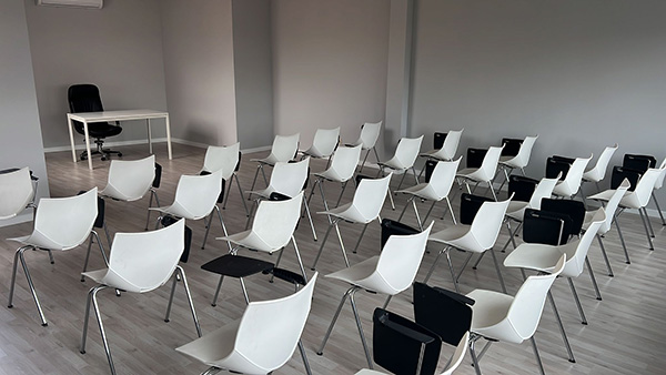 Alquiler de aulas en Madrid por horas para cursos y seminarios